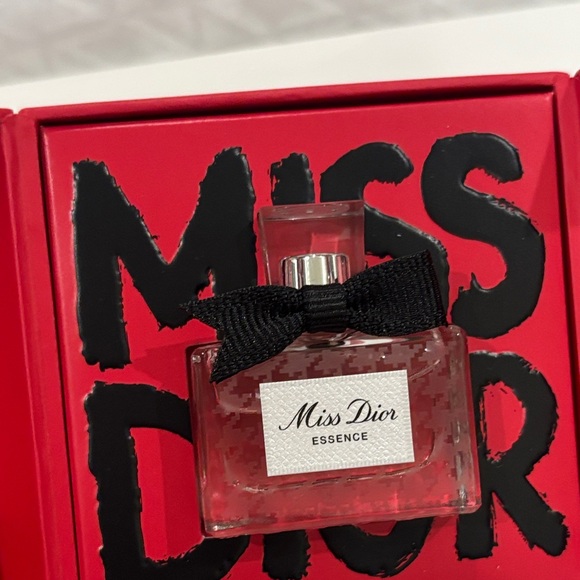 Dior perfume samples Set with cosmetic bag - Picture 5 of 6